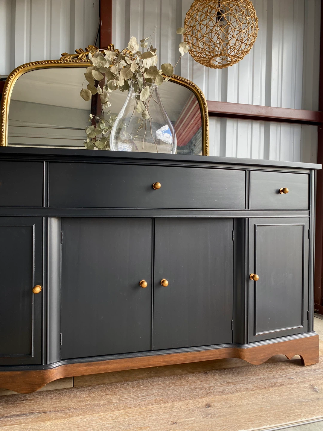 Sideboard credenza