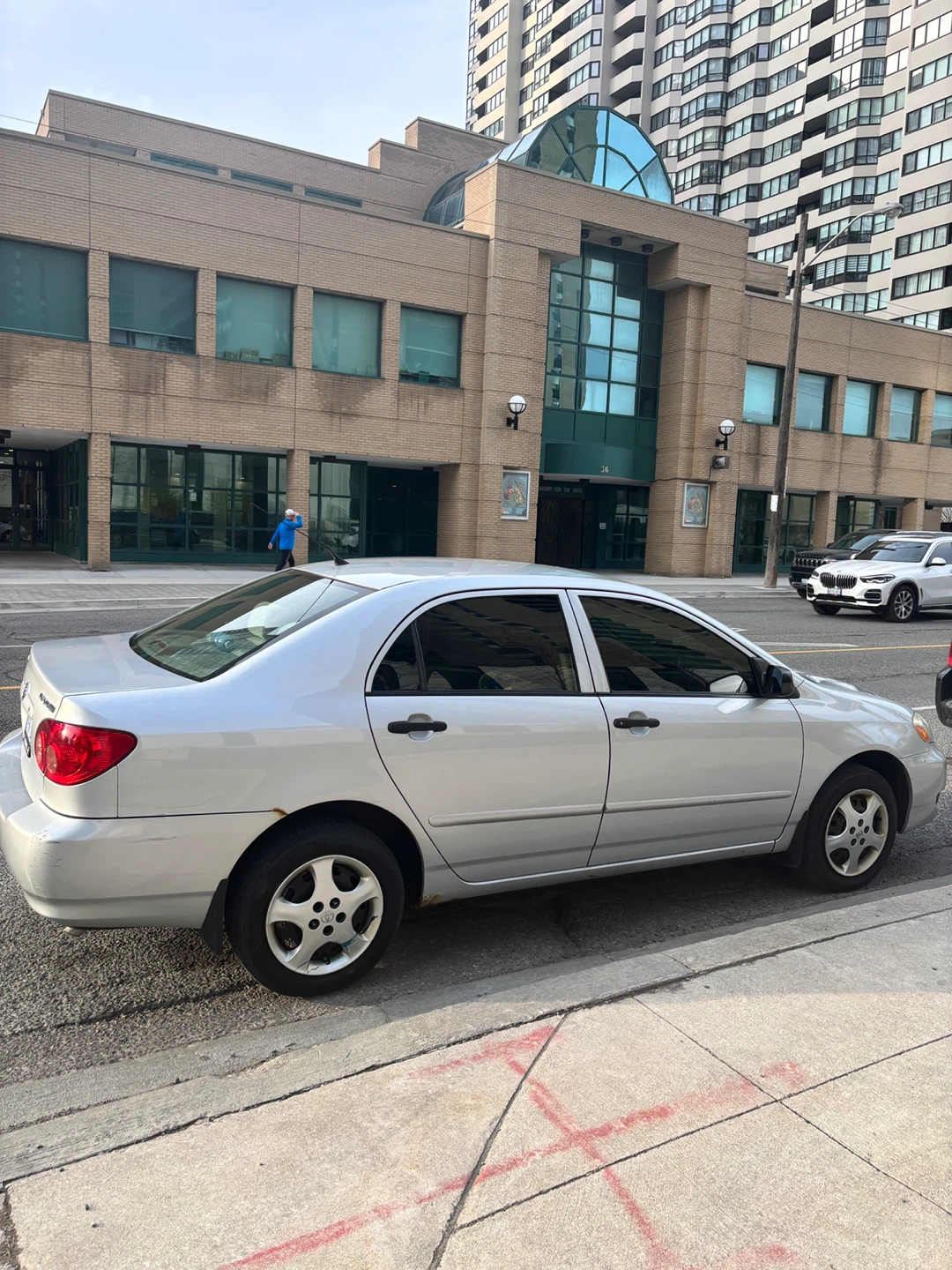 2005 Silver Toyota Corolla Sedan with safety - photo 4
