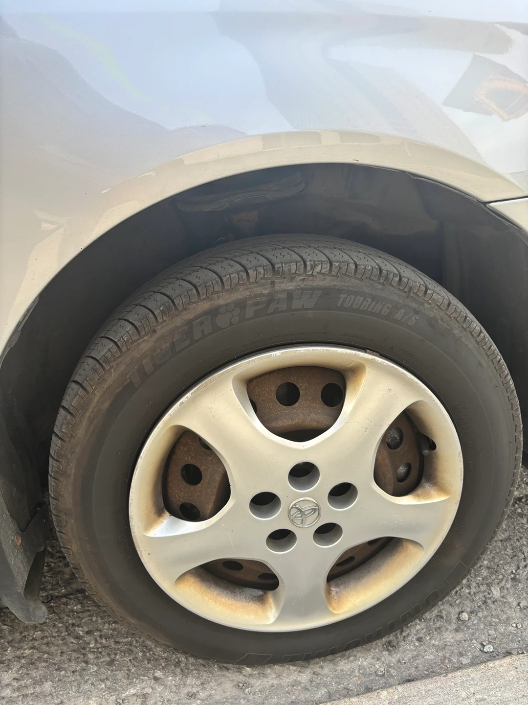 2005 Silver Toyota Corolla Sedan with safety - photo 5