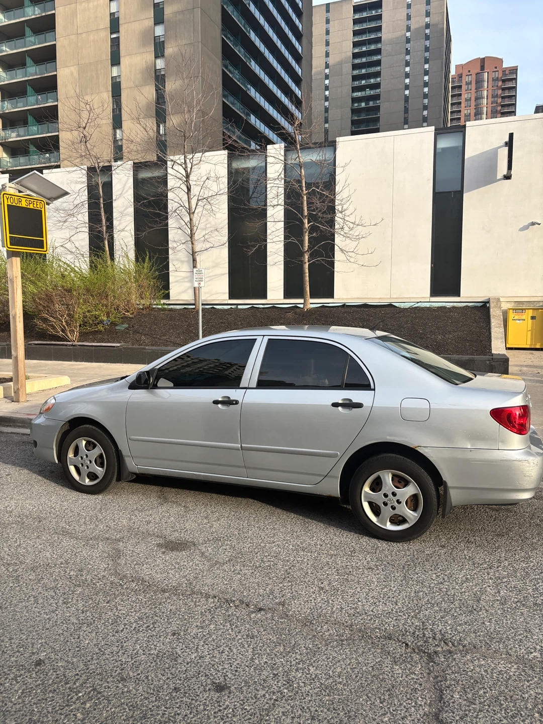 2005 Silver Toyota Corolla Sedan with safety - photo 2