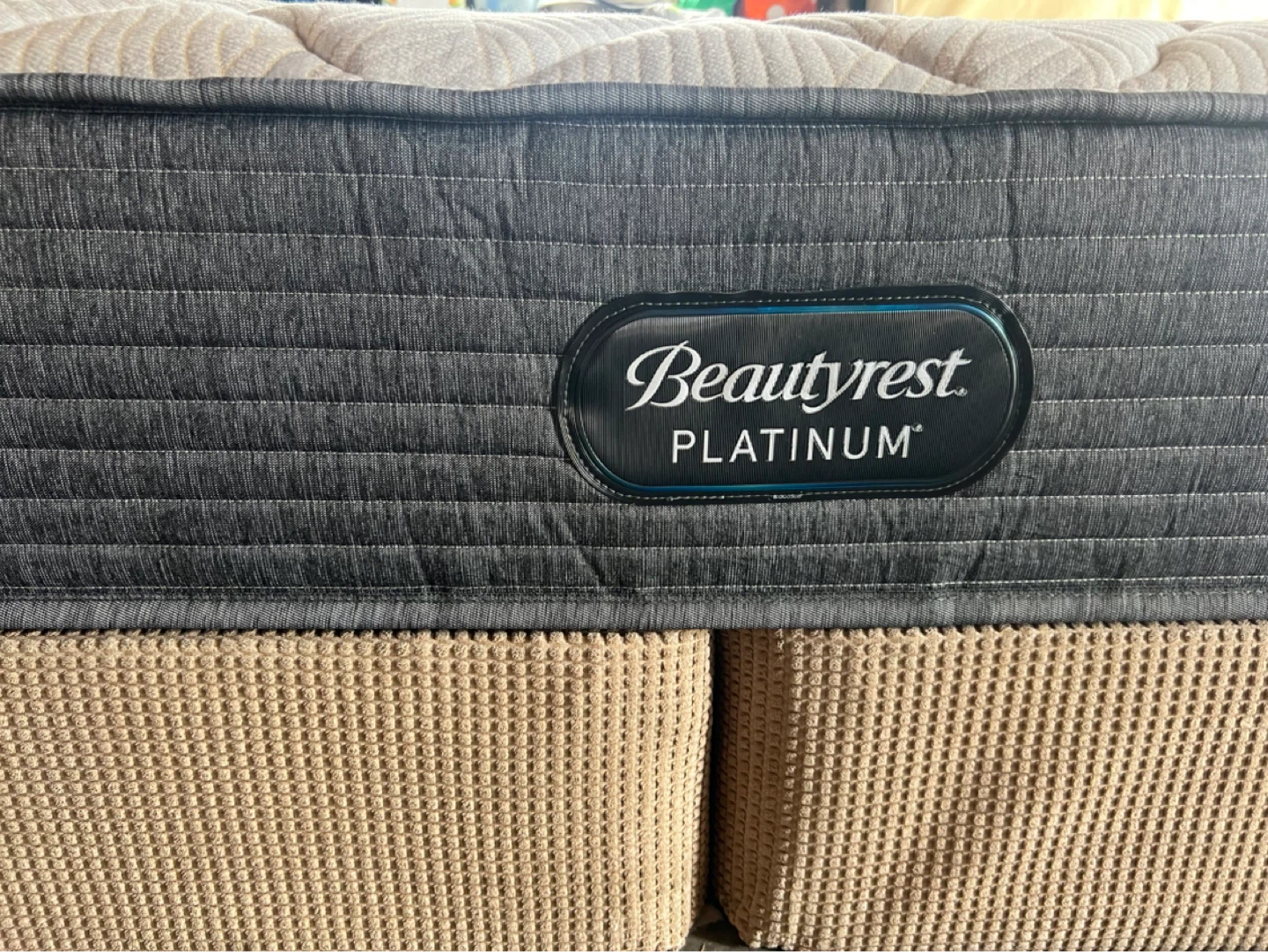 King mattress with box spring and metal frame/ free delivery - photo 4