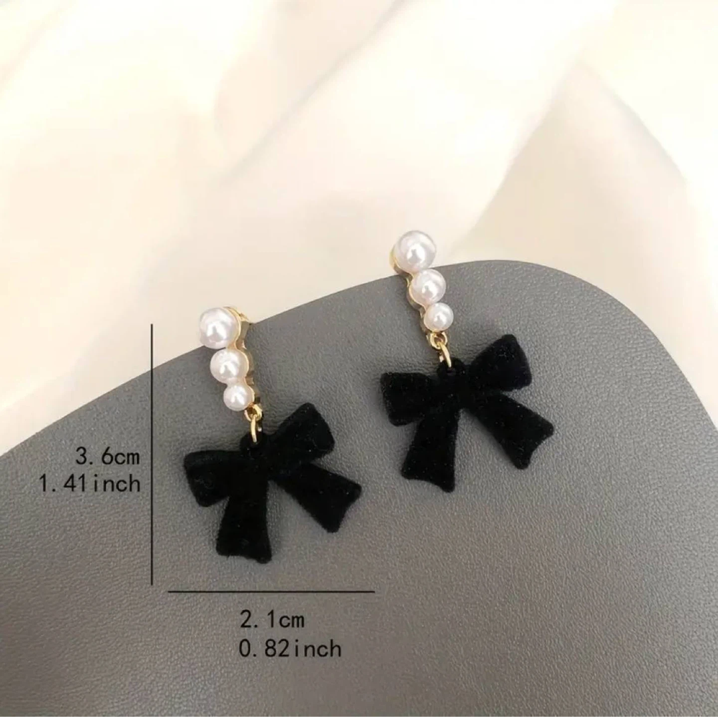 Black Velvet Bow Pearl Earrings - photo 3