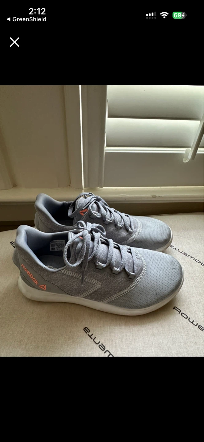 Reebok Sneakers - Women's US 7.5
