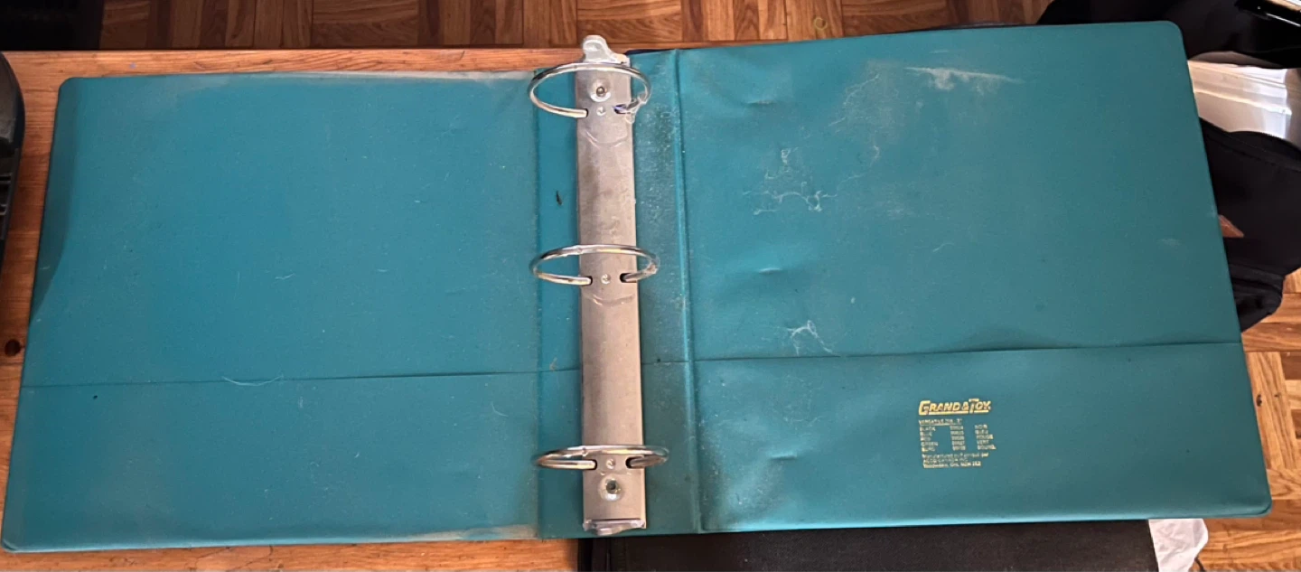 Two Binders: Teal and Black/Blue Zippered Binder - photo 2