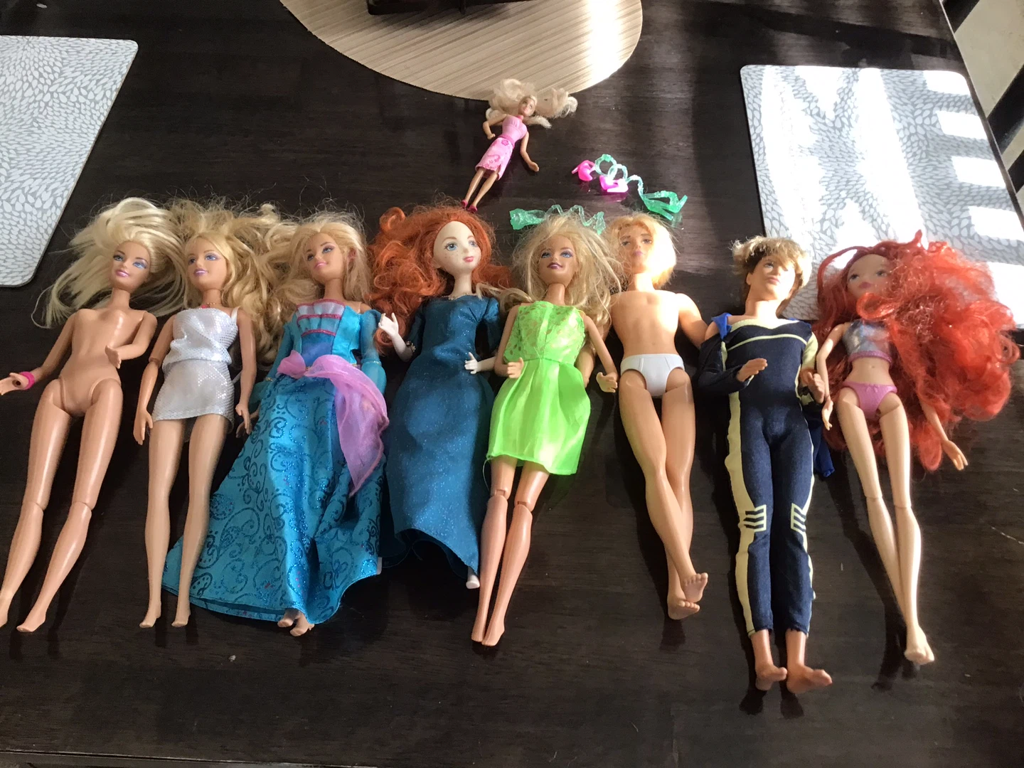 Assorted barbies bundle