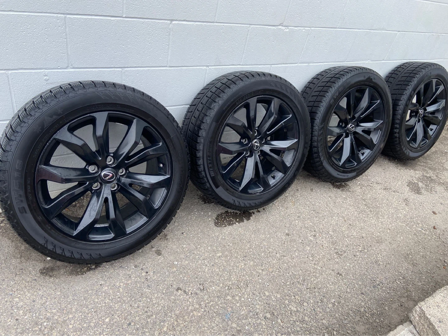 Lexus F-Sport 18 inches rims - photo 5