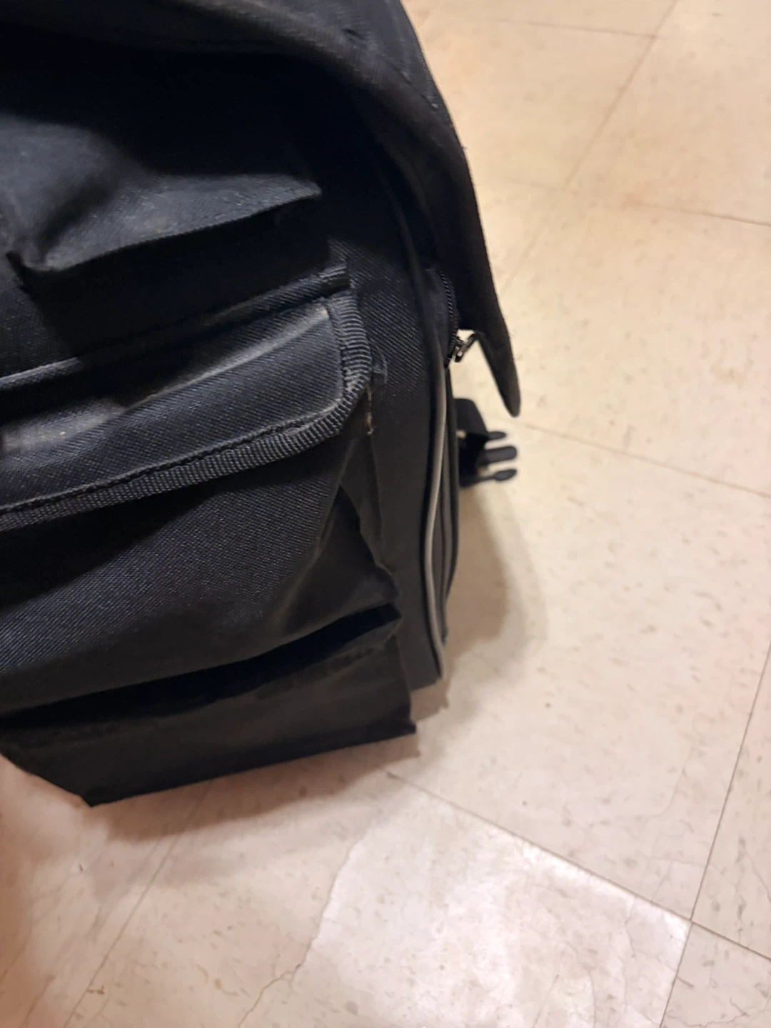 Black multi-pocket utility bag - photo 2