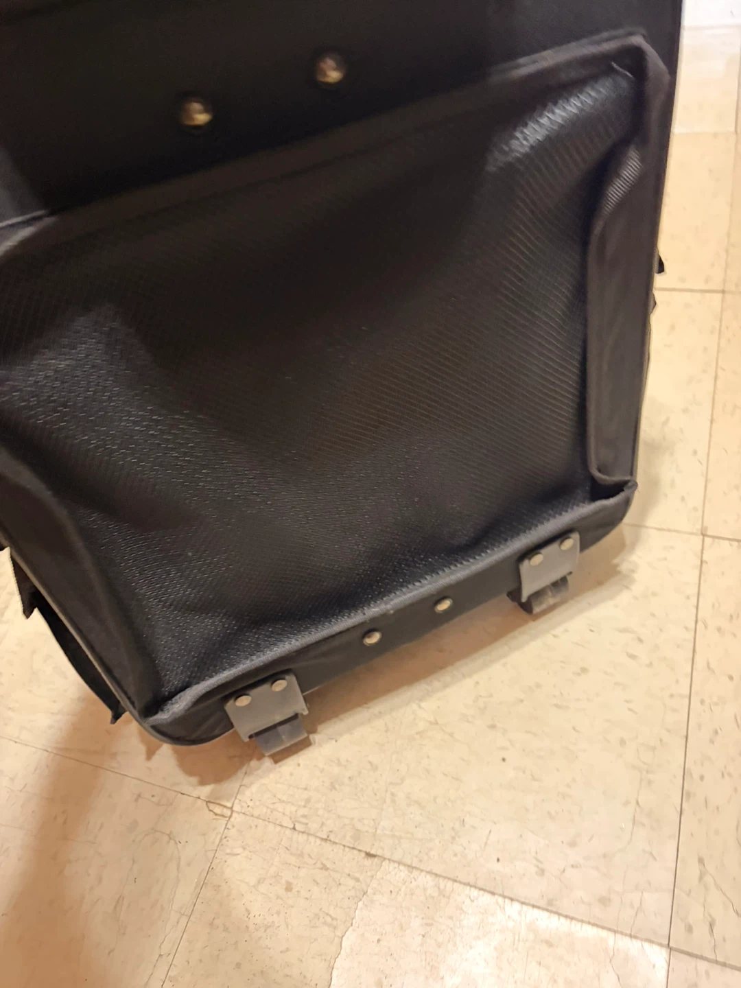 Black multi-pocket utility bag - photo 3