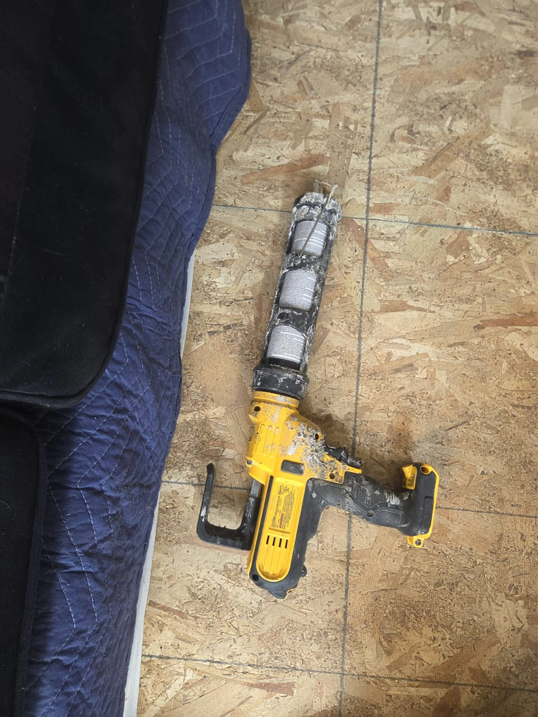 DeWalt Cordless Caulking Gun