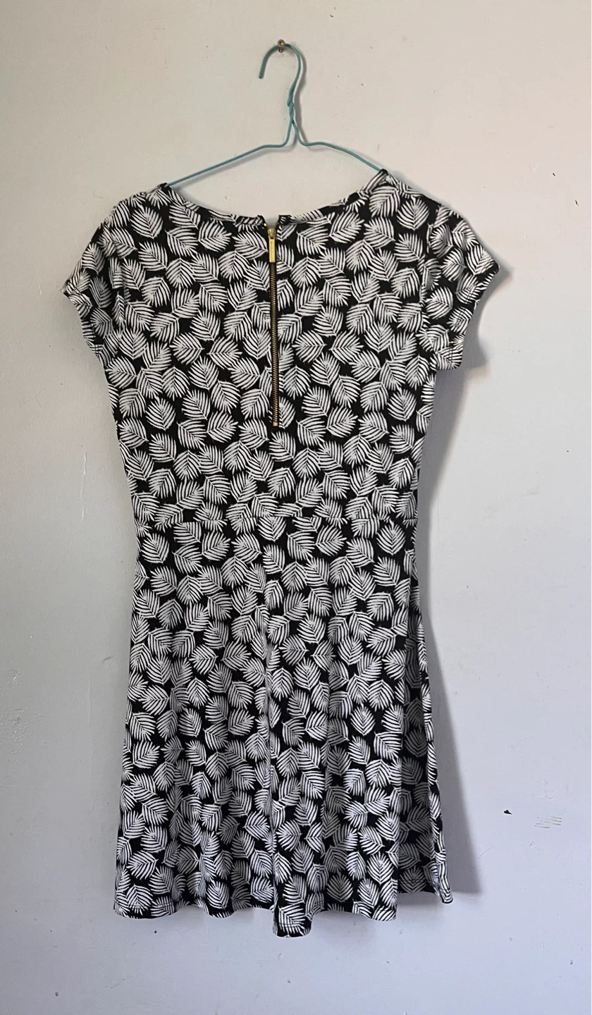 Michael Kors Black & White Leaf Print Fit & Flare Dress - photo 2