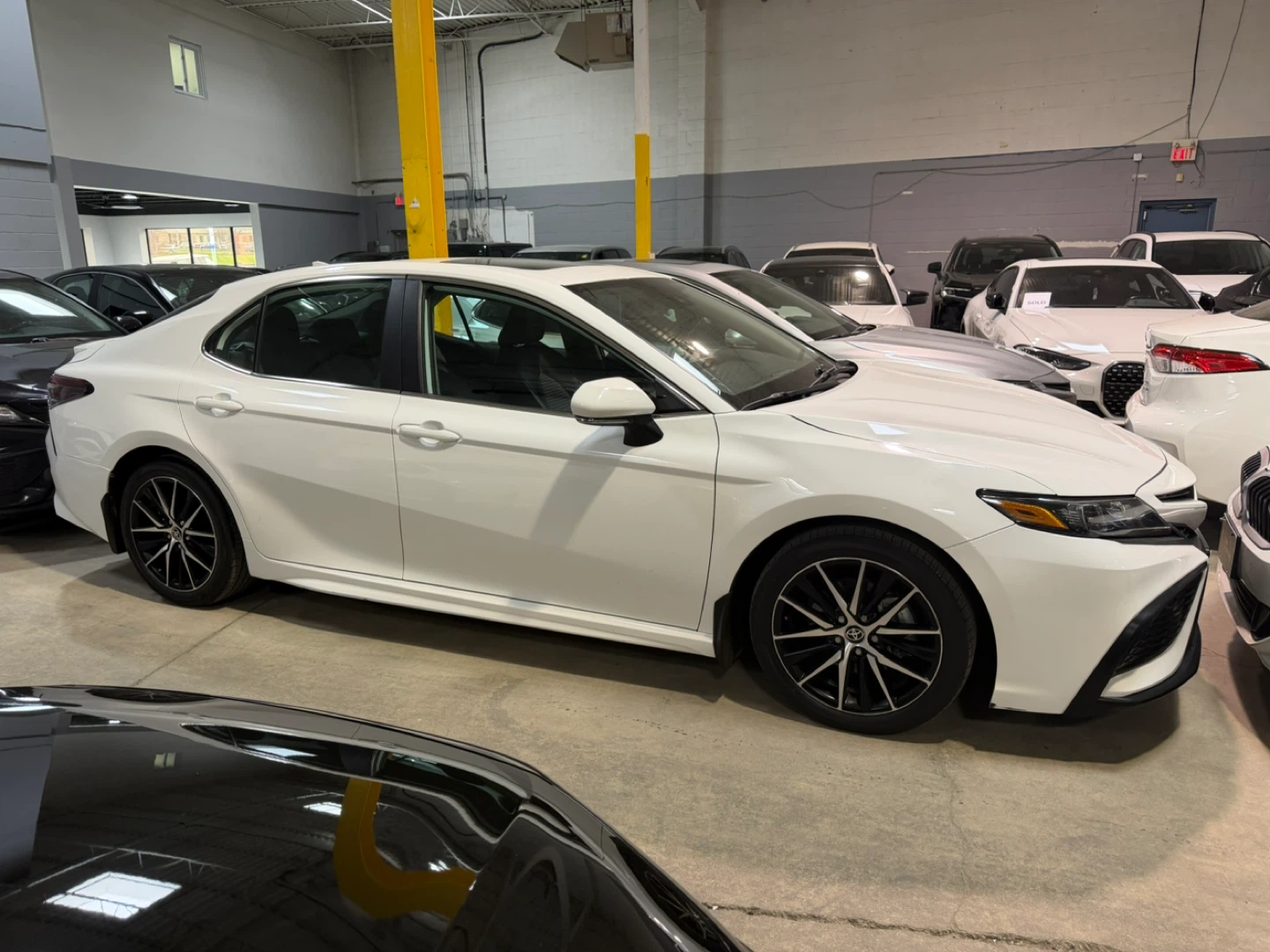 2024 Toyota Camry SE Hybrid Sedan - photo 3