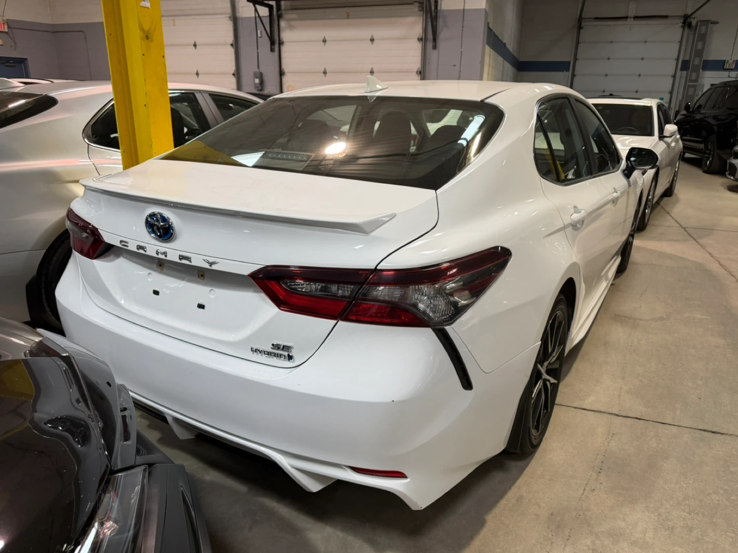 2024 Toyota Camry SE Hybrid Sedan