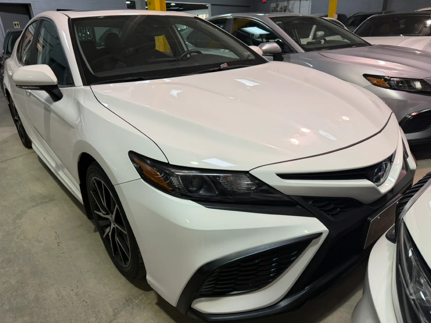 2024 Toyota Camry SE Hybrid Sedan - photo 2