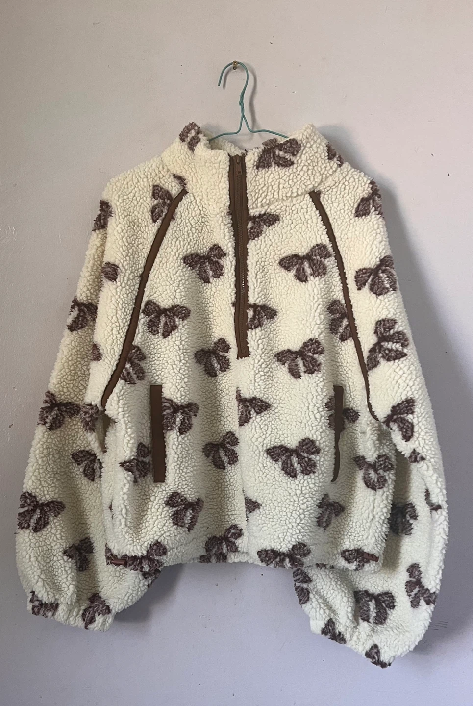 Cream & Brown Bow Fleece Pullover - Size Medium