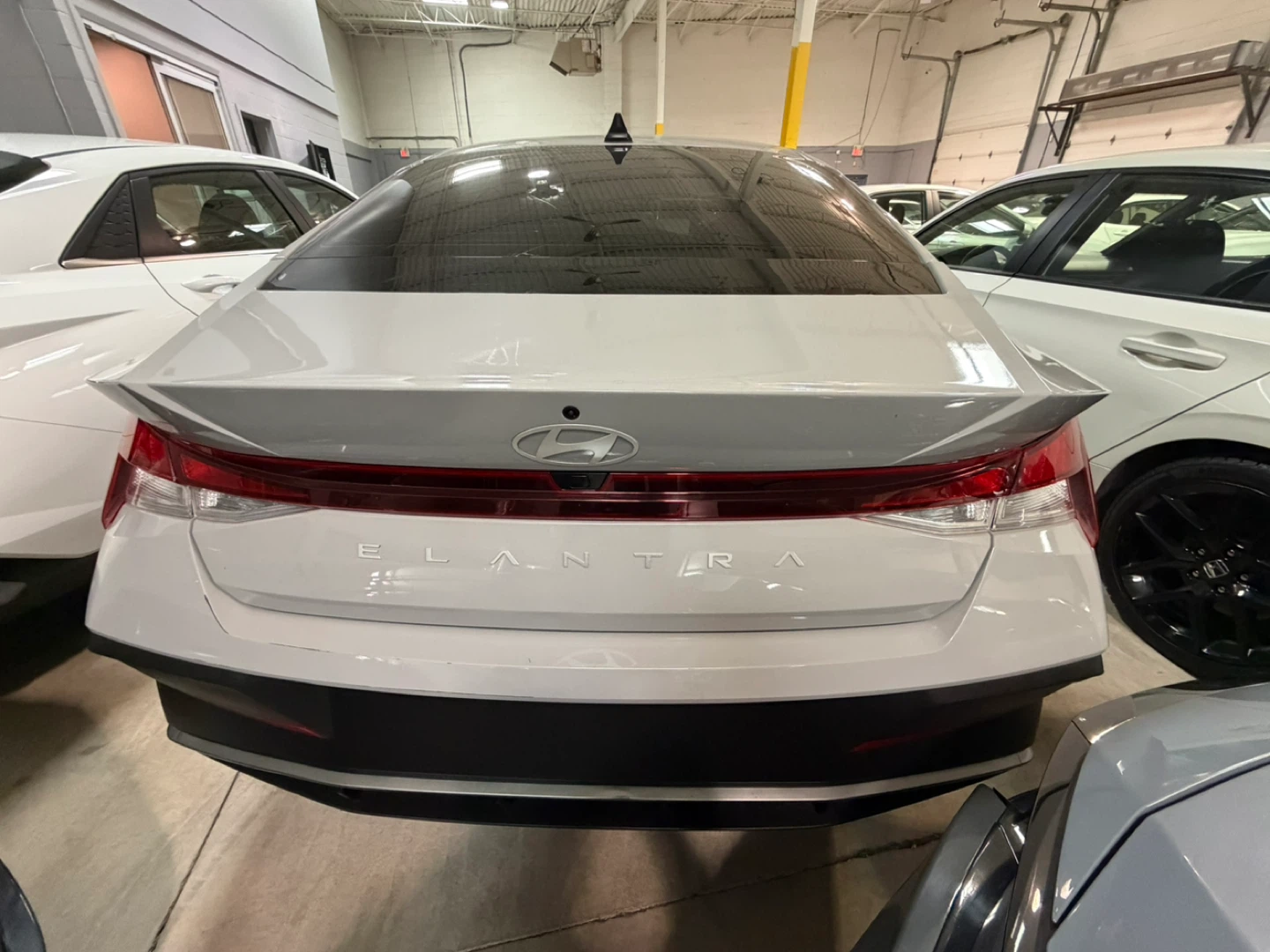 2025 Hyundai Elantra IVT - photo 3