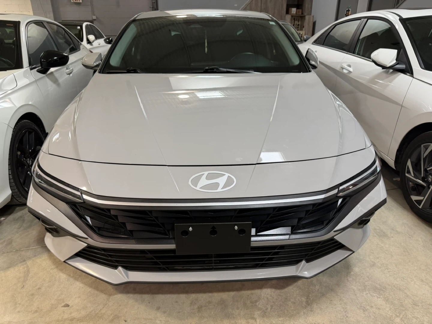 2025 Hyundai Elantra IVT - photo 2