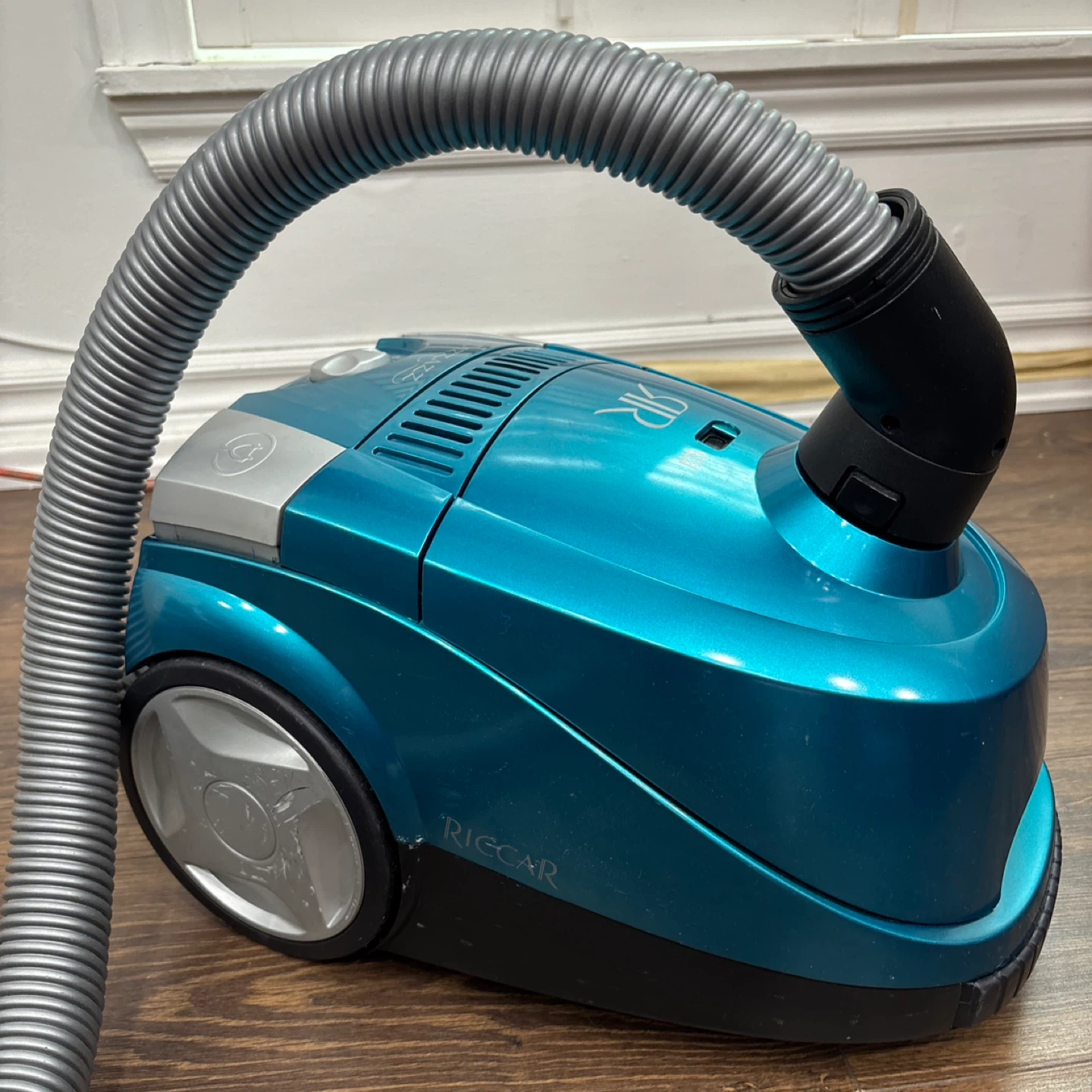 Riccar Pizzazz Vacuum Cleaner with Attachments - photo 2