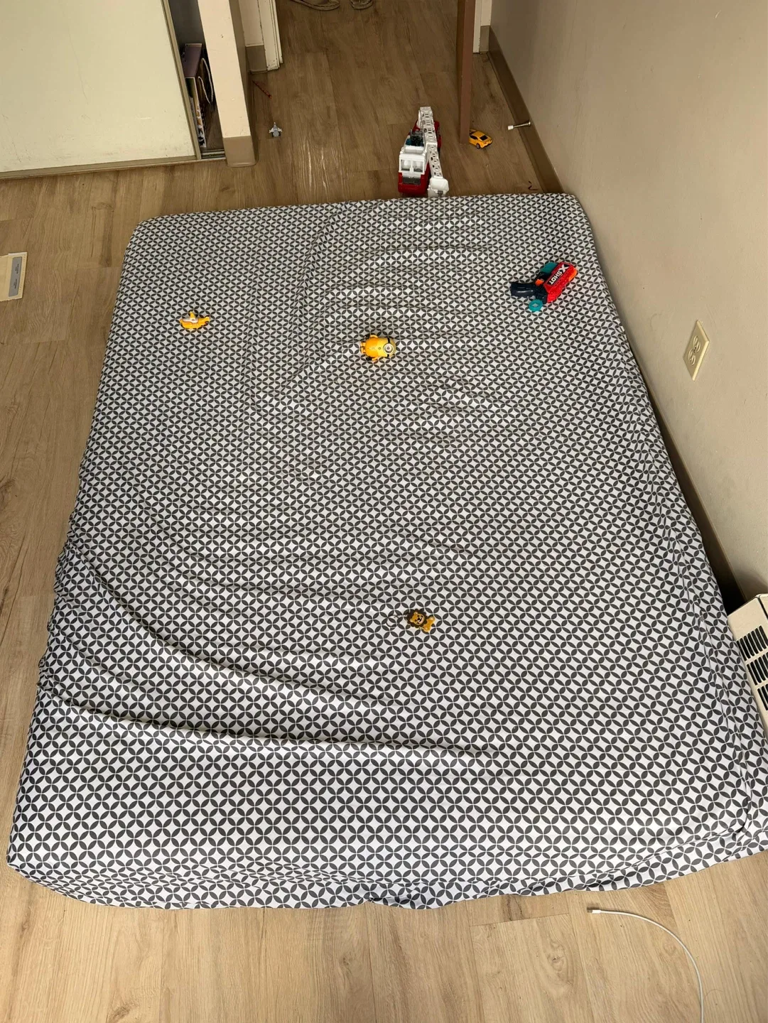 IKEA MORGEDAL Full Mattress – Medium Firm – Great Condition