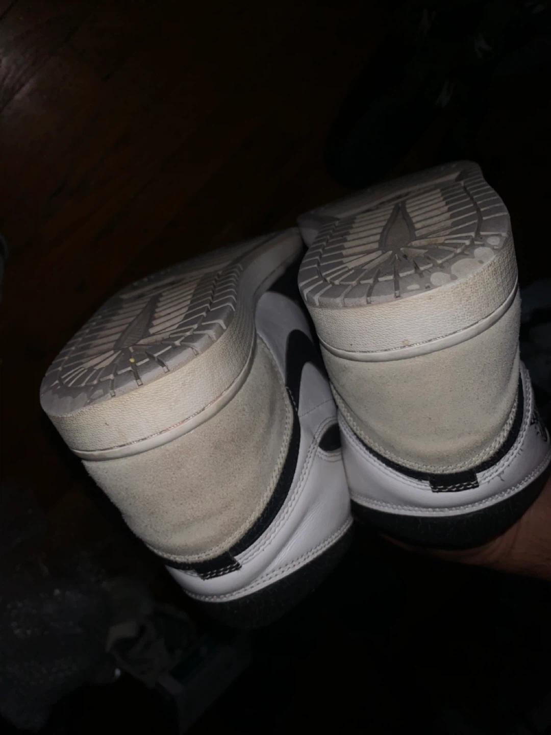 Air Jordan 1 High and New balance beaters - photo 3