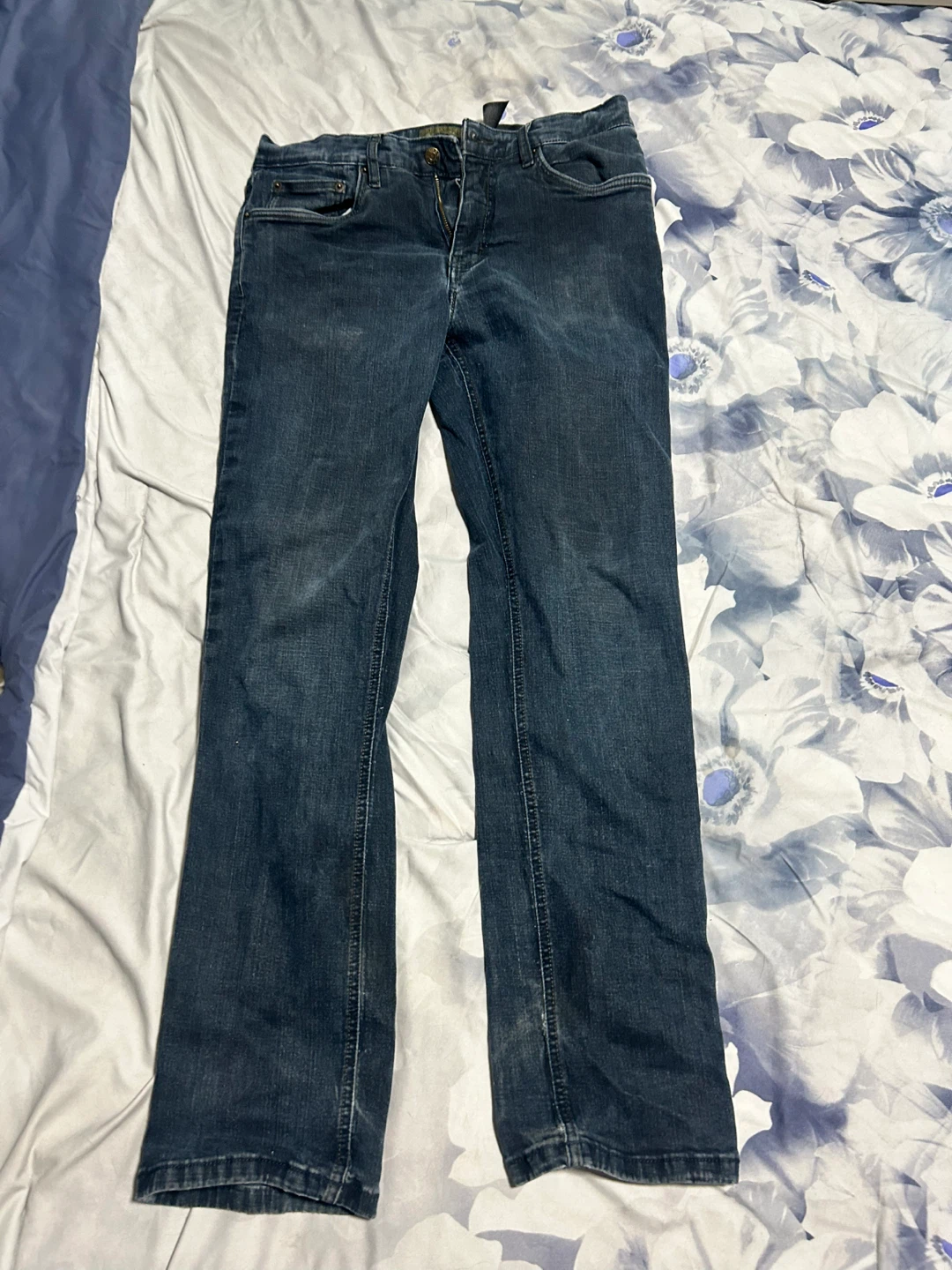 Men’s dark blue jeans
