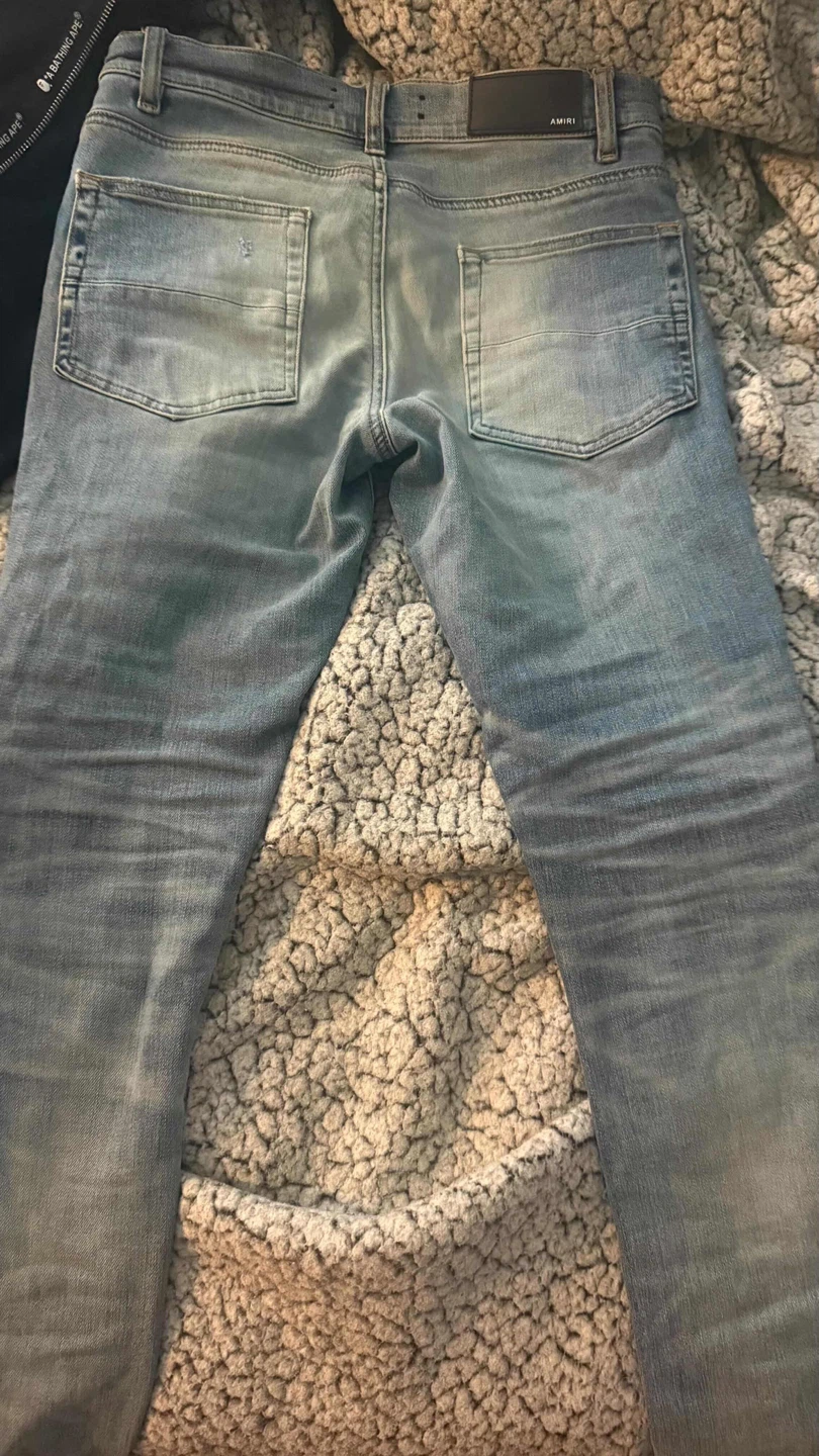 Amiri Distressed Light Wash Jeans – Authentic – Size 30 - photo 2