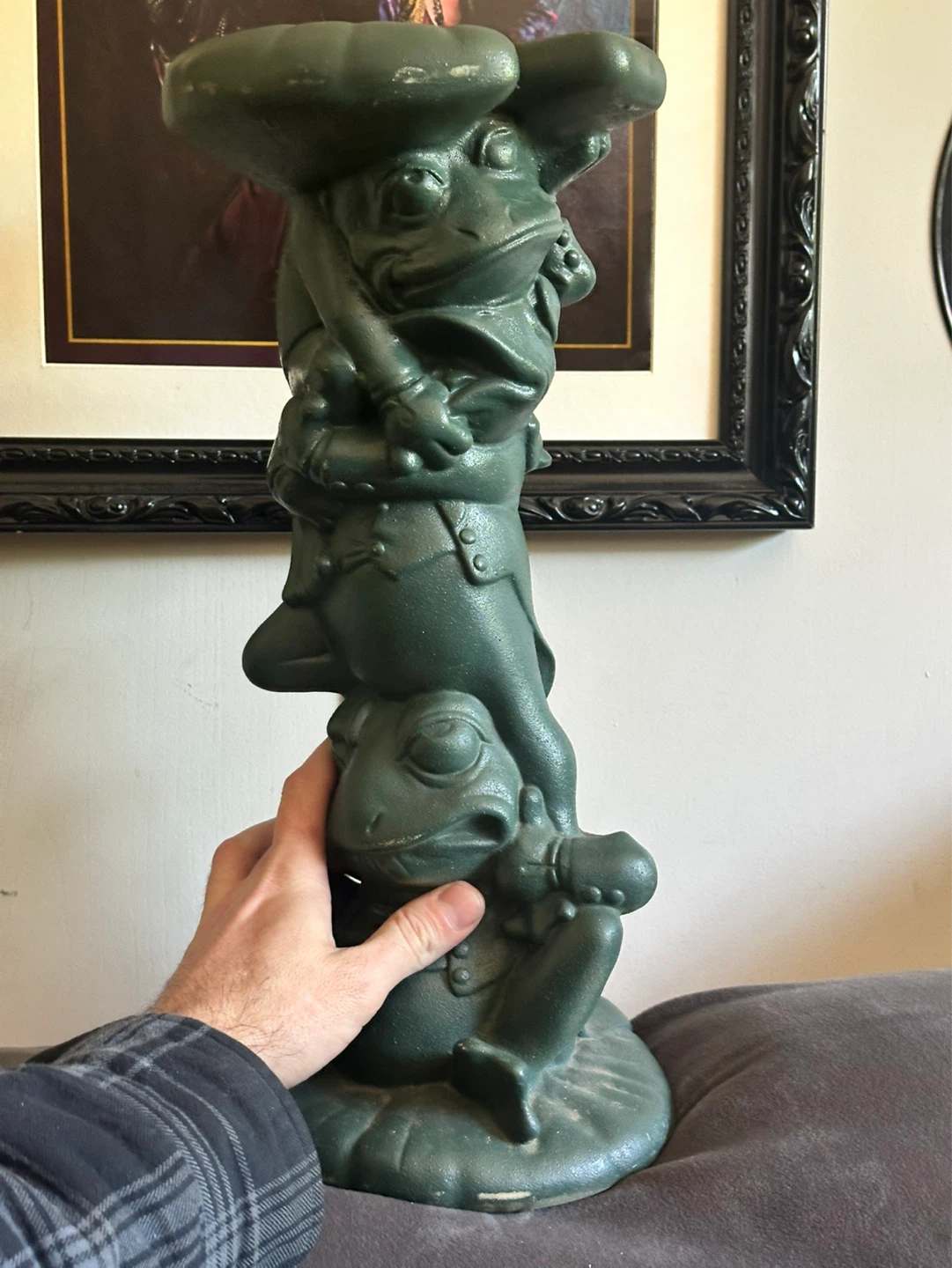 universal Statuary 2000 453 frog plant stand