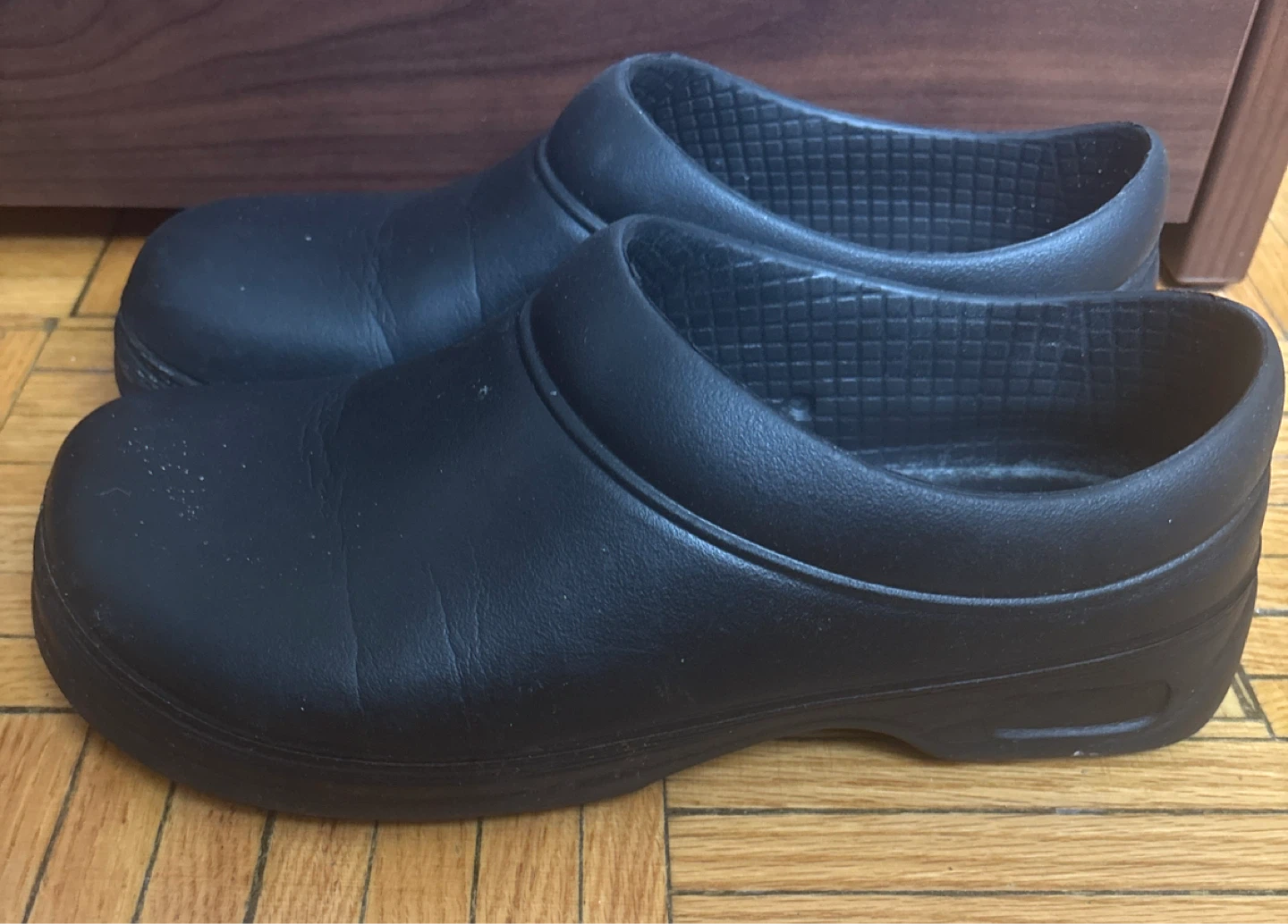 WAKO Black Slip-Resistant Clogs shoes - photo 5