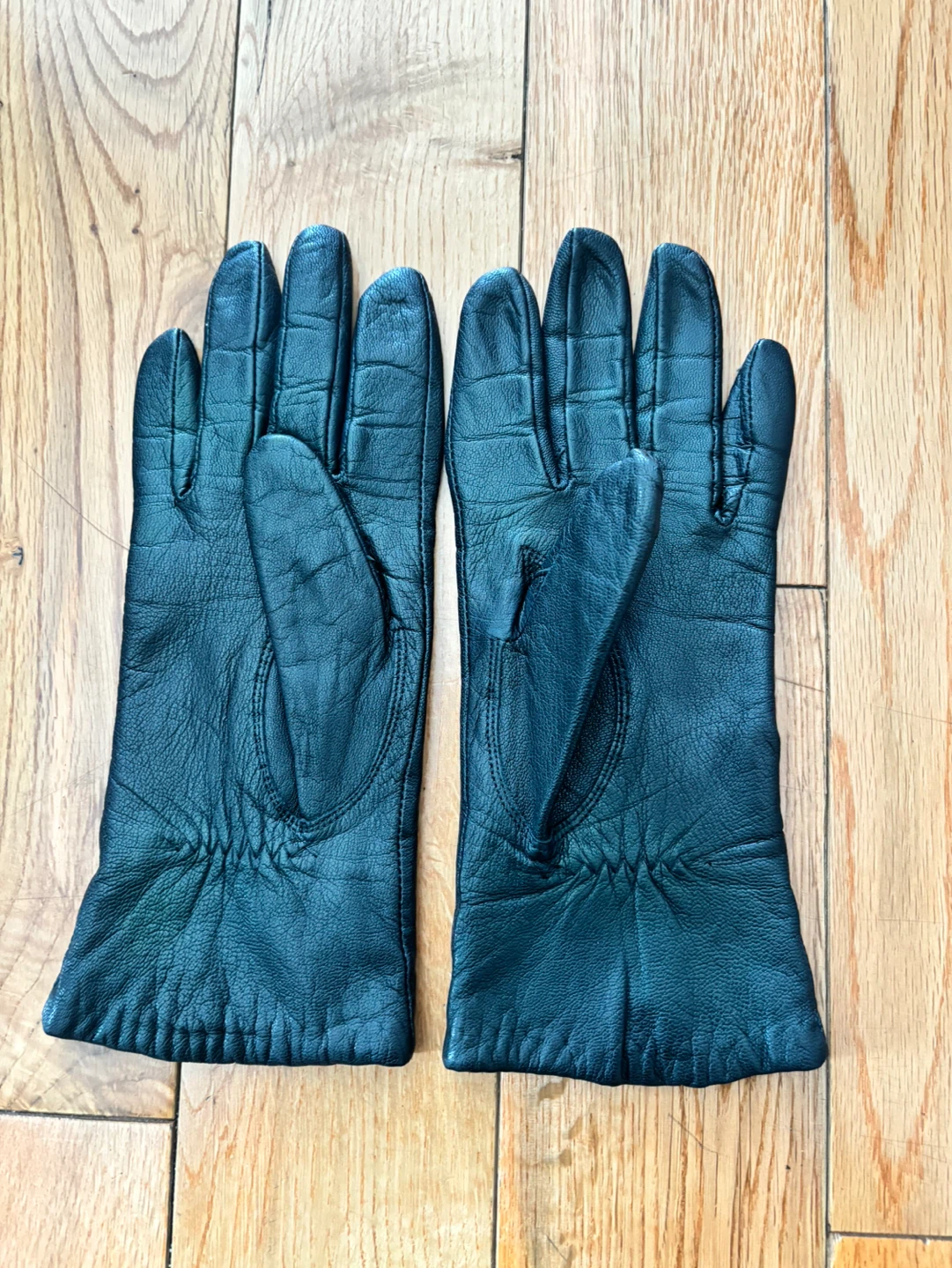Ladies Black Leather Gloves (2 pairs) - photo 3