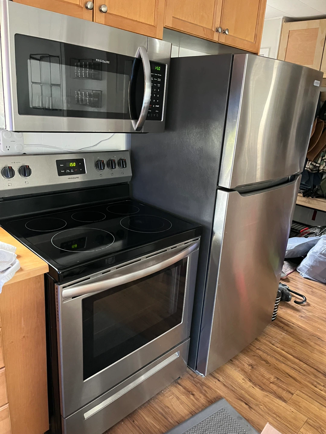 Frigidaire kitchen set - hooded microwave, oven and fridge