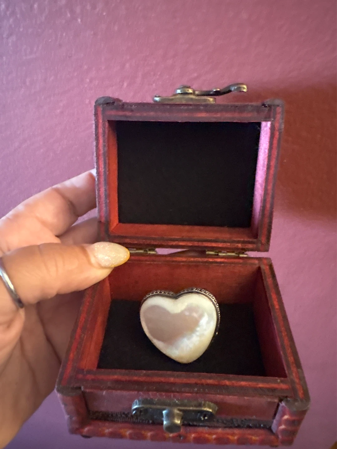 Vintage 925 SS wood Heart Shaped Genuine Mother of Pearl Ring