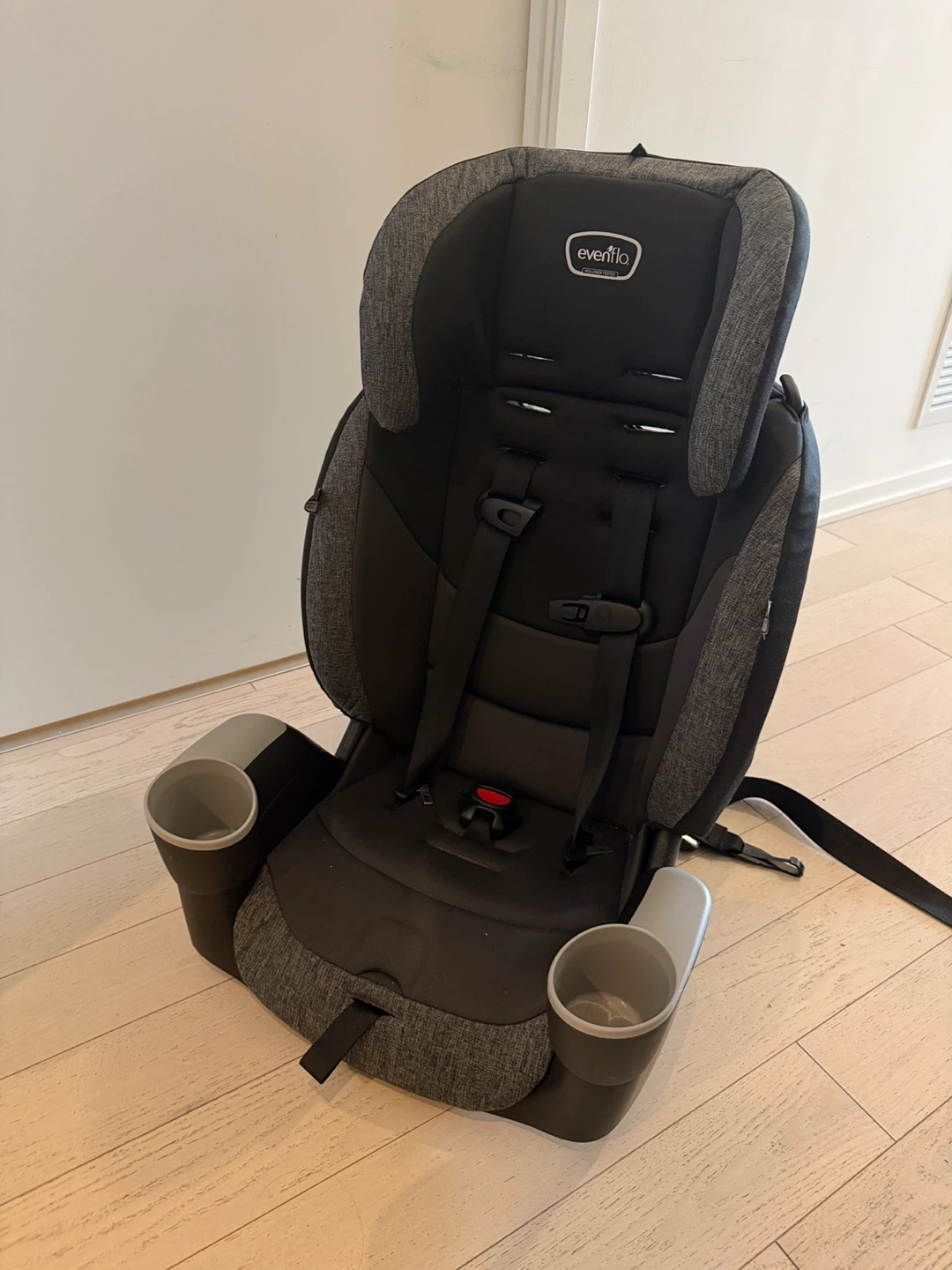 Evenflo Maestro Sport Harness Booster Car Seat