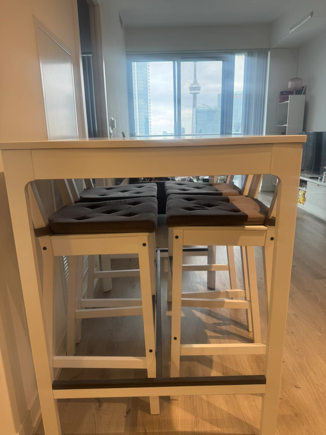 White Kitchen Island/ Dining Table with 4 Stools - photo 2