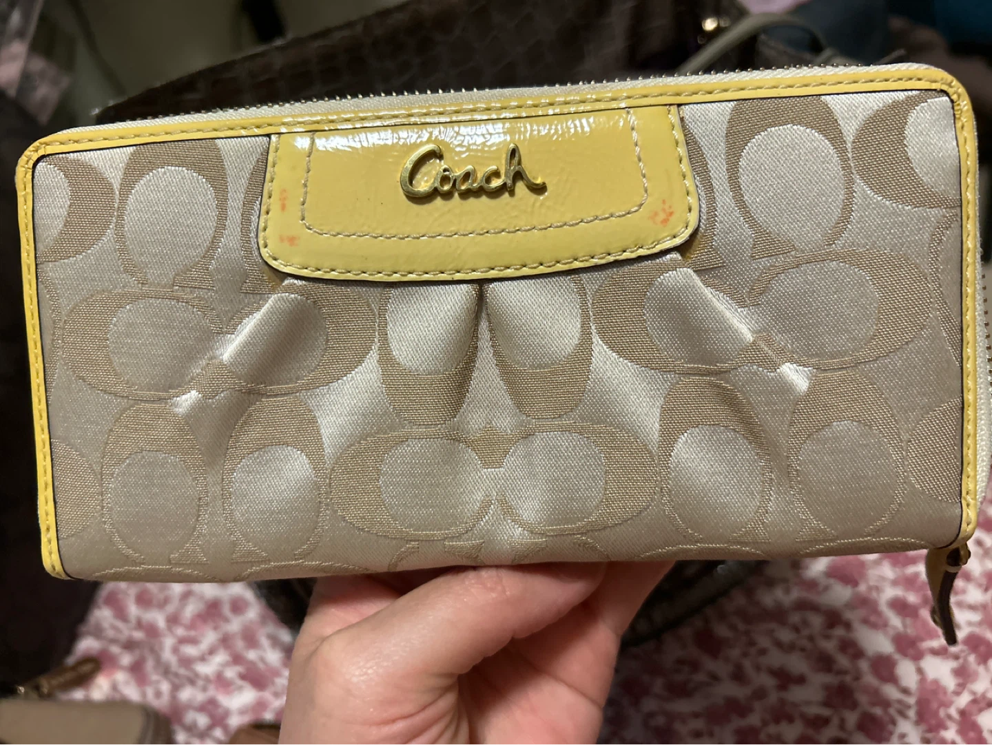 Coach Signature Zip Around Wallet - Beige/Yellow