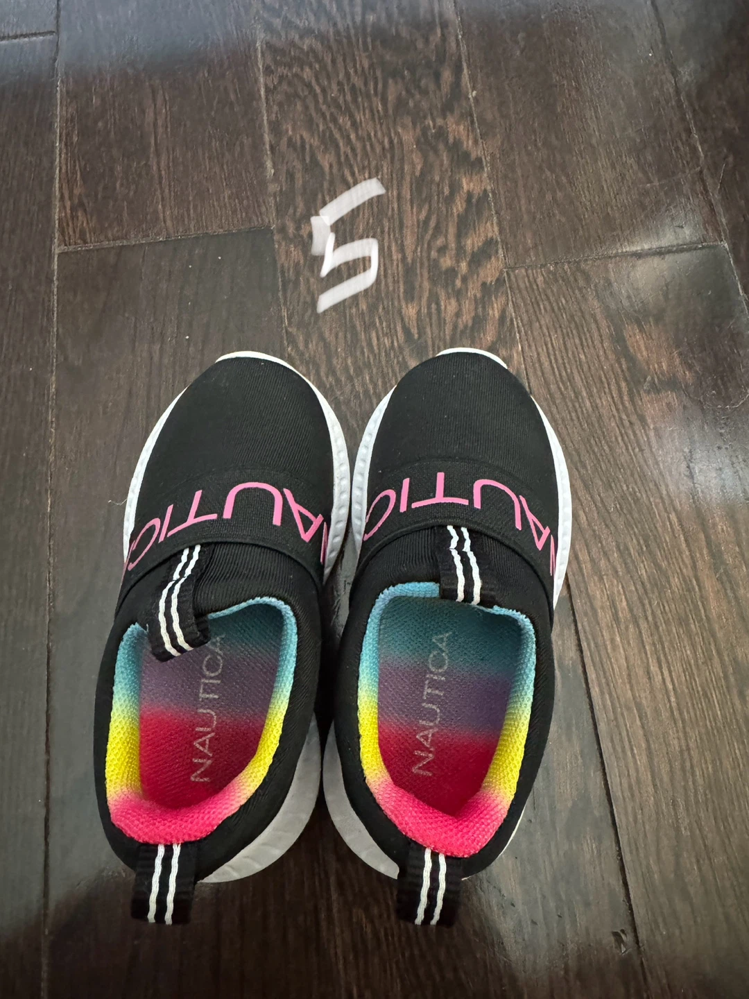 Toddler shoes, size 5