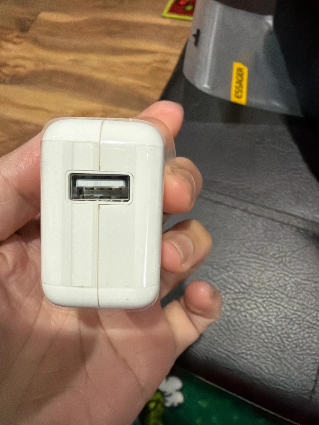 Apple 10W USB Power Adapter A1357 - photo 2