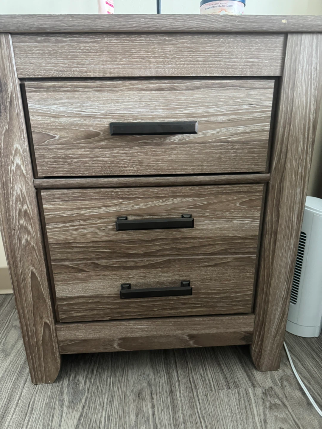 Wooden Bedroom Set - Bed Frame, Dresser & Nightstands - photo 4