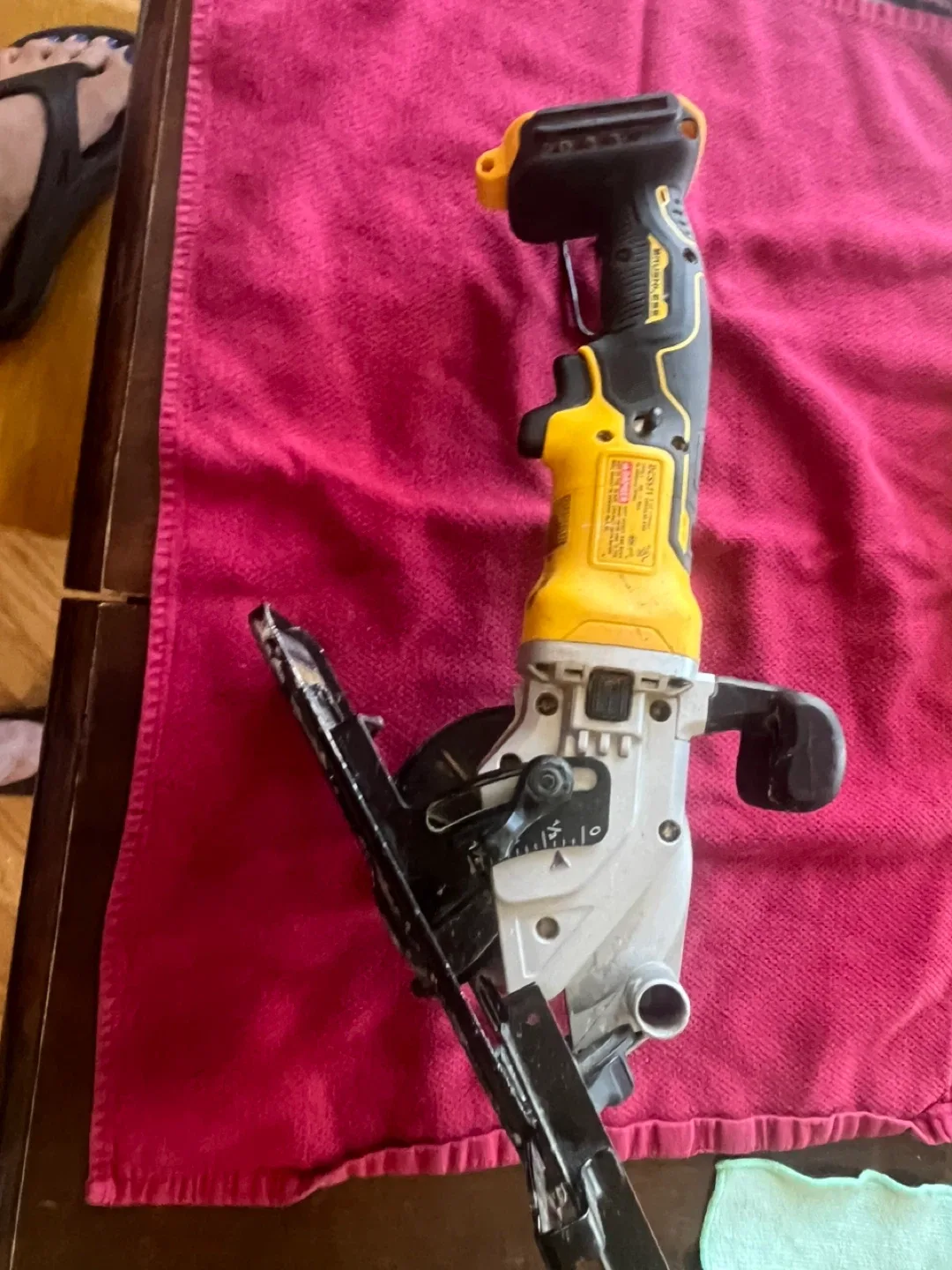 DEWALT DCS571 20V Brushless Cordless Circular Saw