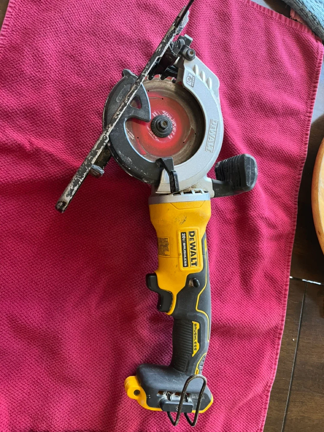 DEWALT DCS571 20V Brushless Cordless Circular Saw - photo 2