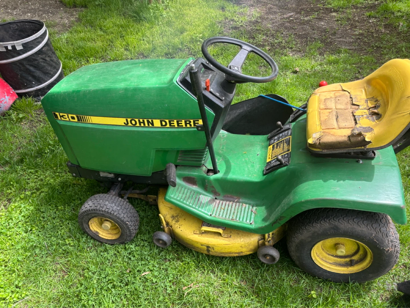 John Deere 130 Riding Lawn Mower with Mulching Kit - photo 2