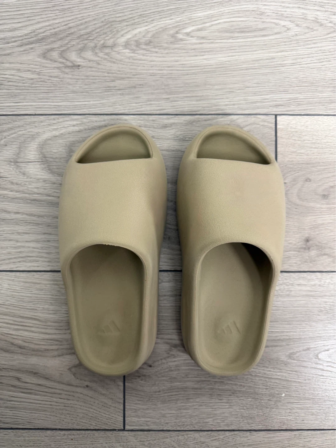 Yeezy Slide US 9 Pure