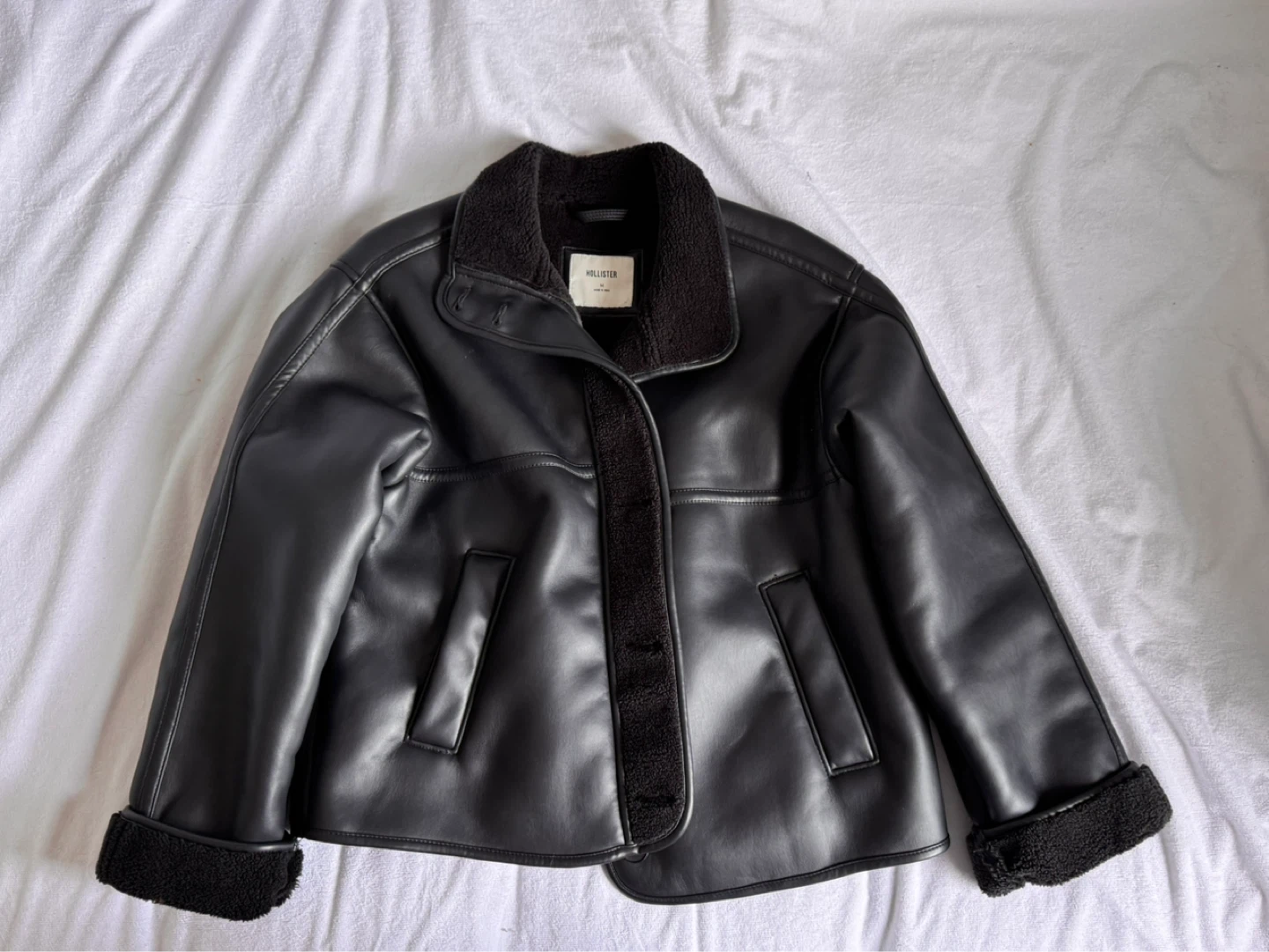 Hollister Faux Leather Sherpa Lined Jacket (size M) - photo 2
