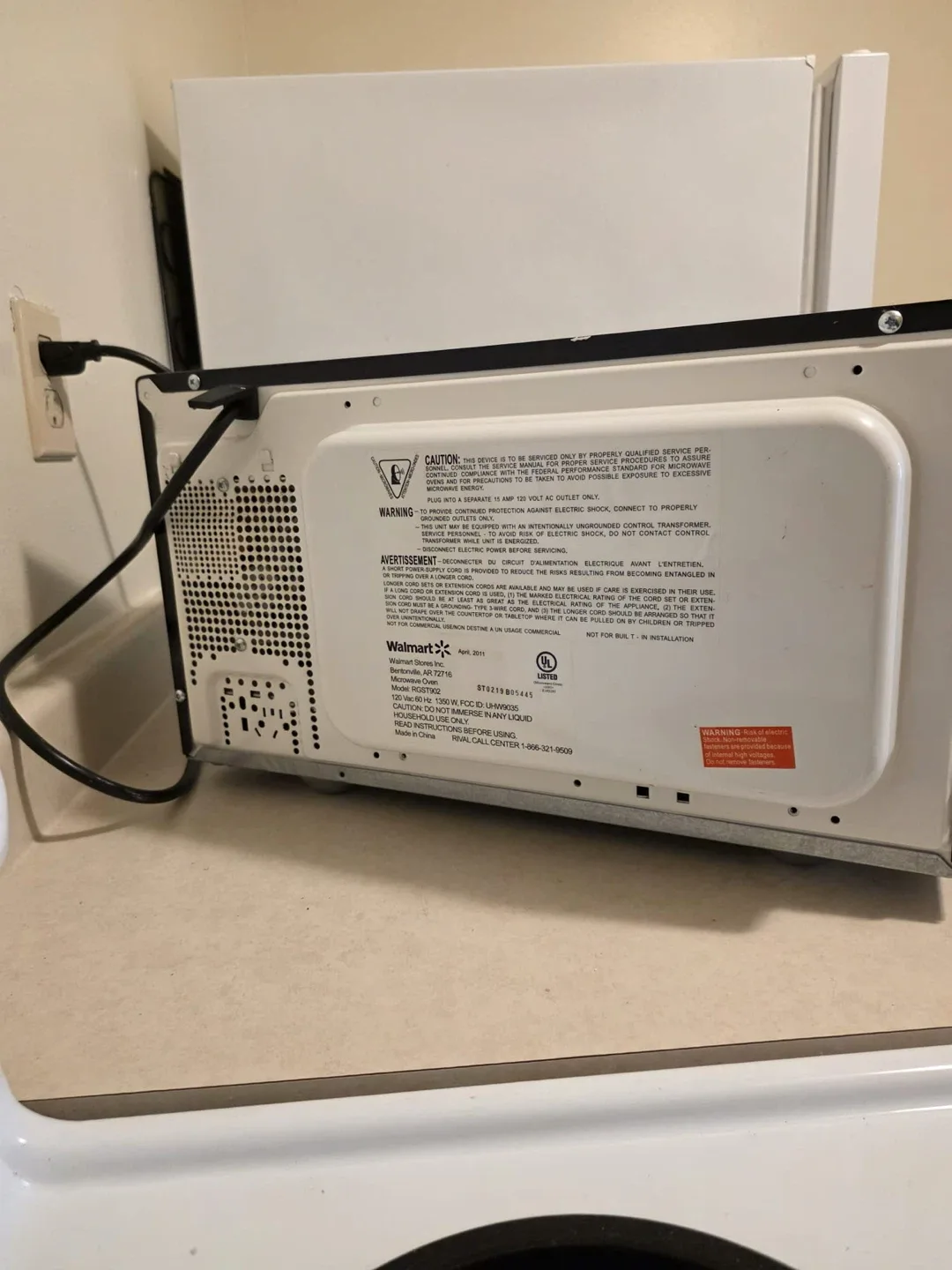 Rival 900 Watts Microwave - photo 3