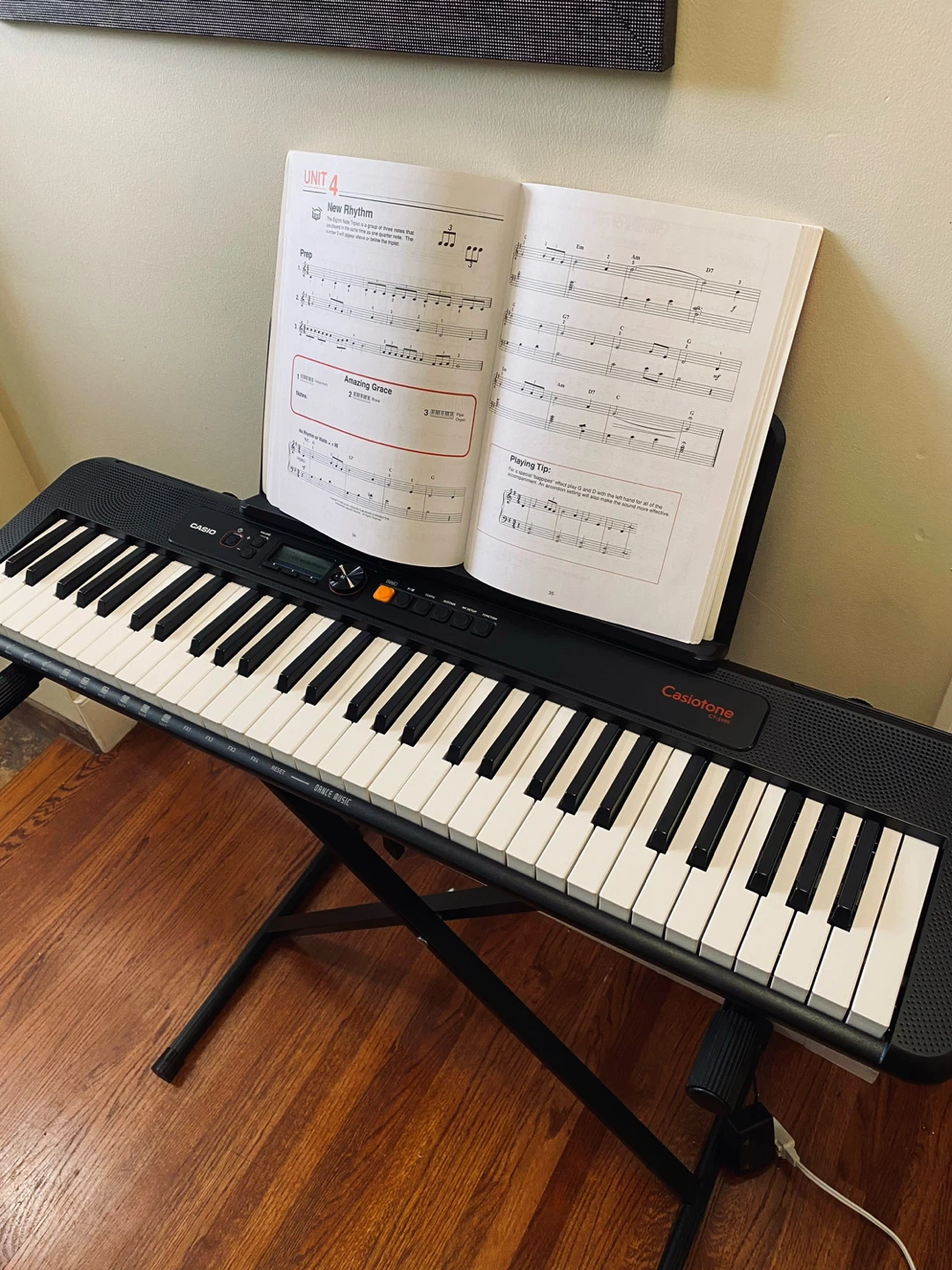 Great Touch Response Piano Keyboard with stand