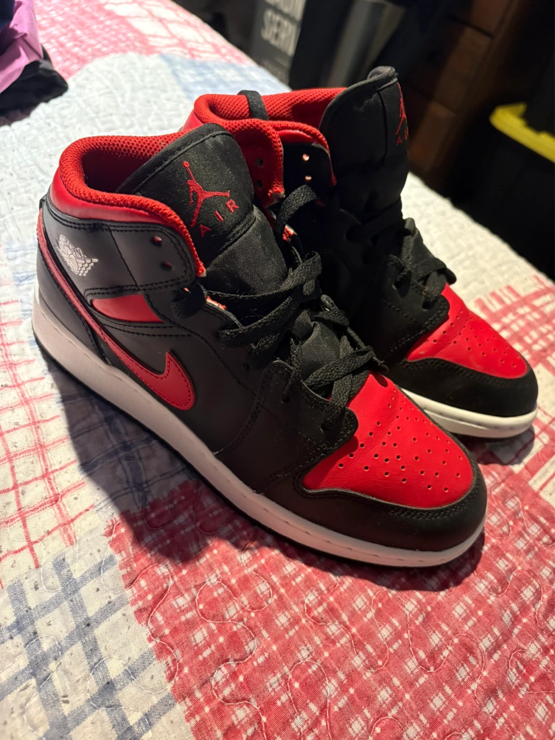 Jordan 1 Mid Youth Size 5.5Y