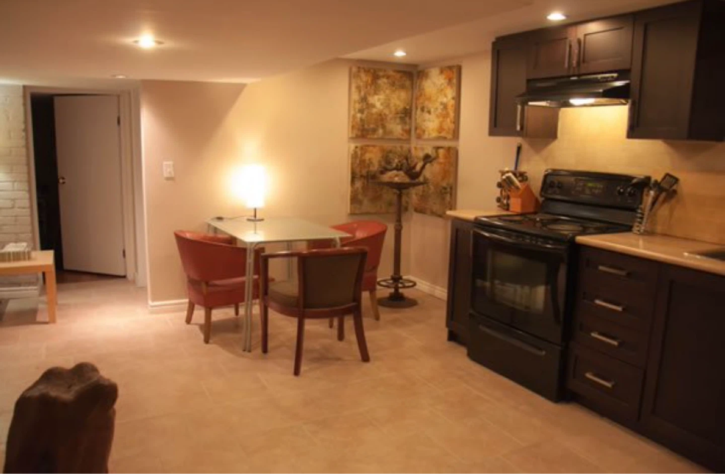 Nature Lovers & City Dwellers: Your Dream Awaits! 2 BDRM Yard