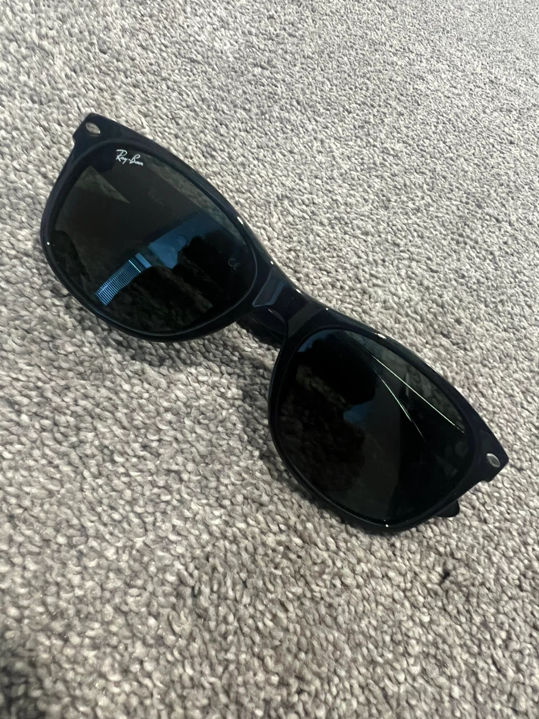Ray-Ban New Wayfarer Sunglasses RB 2132-F