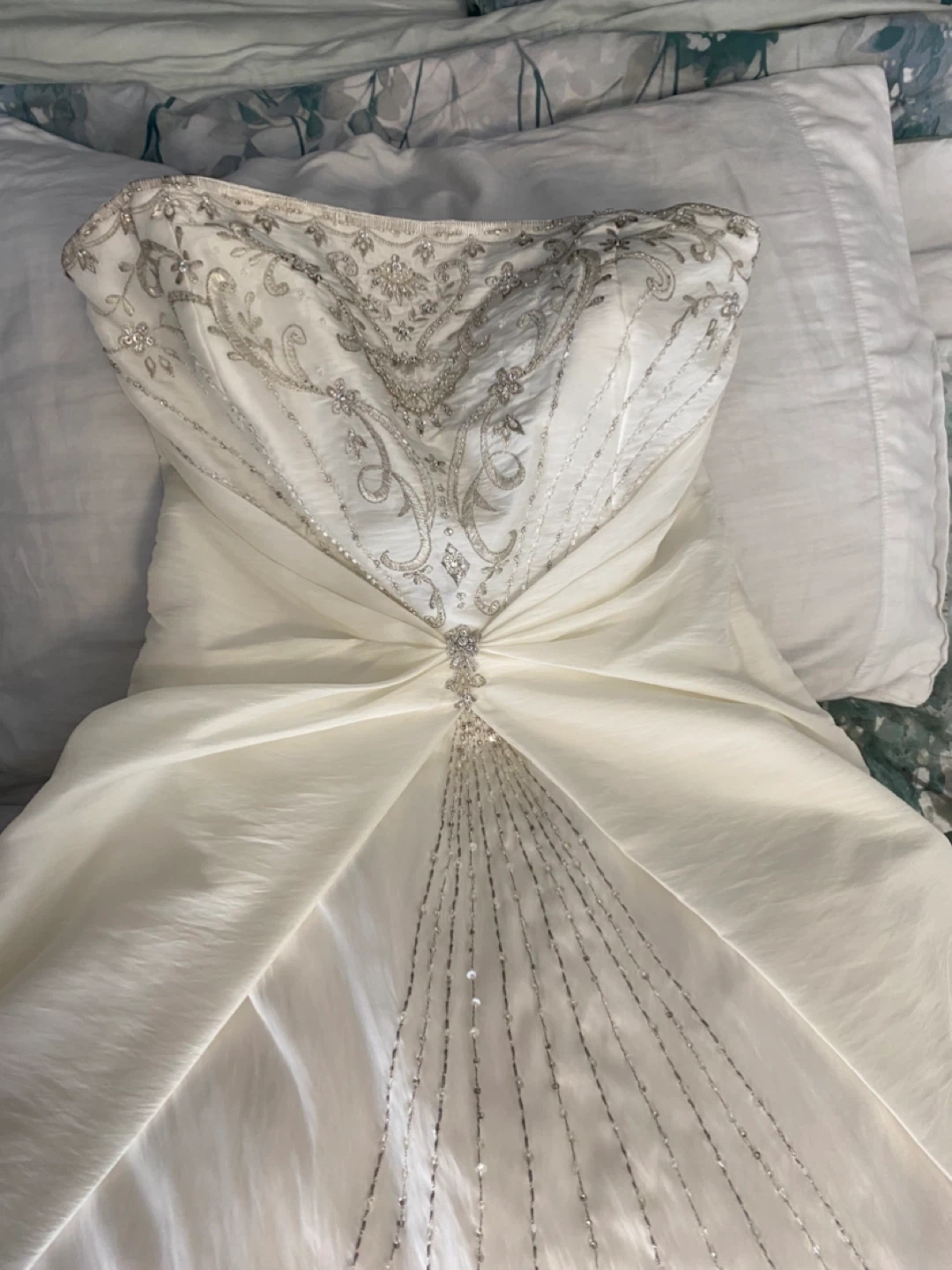 Size 8/10 White Strapless Wedding Dress with Beading - photo 3