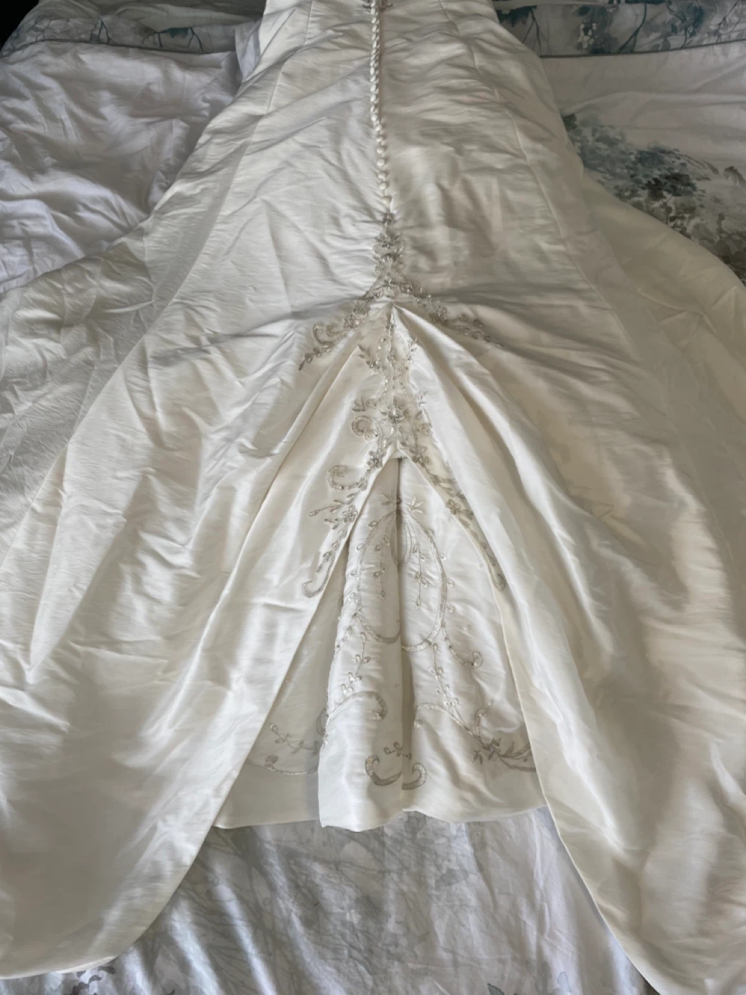 Size 8/10 White Strapless Wedding Dress with Beading - photo 5