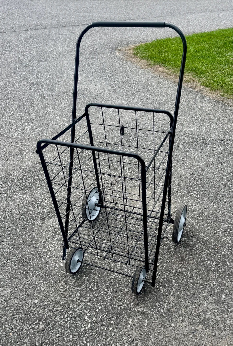 Black Metal Shopping Cart