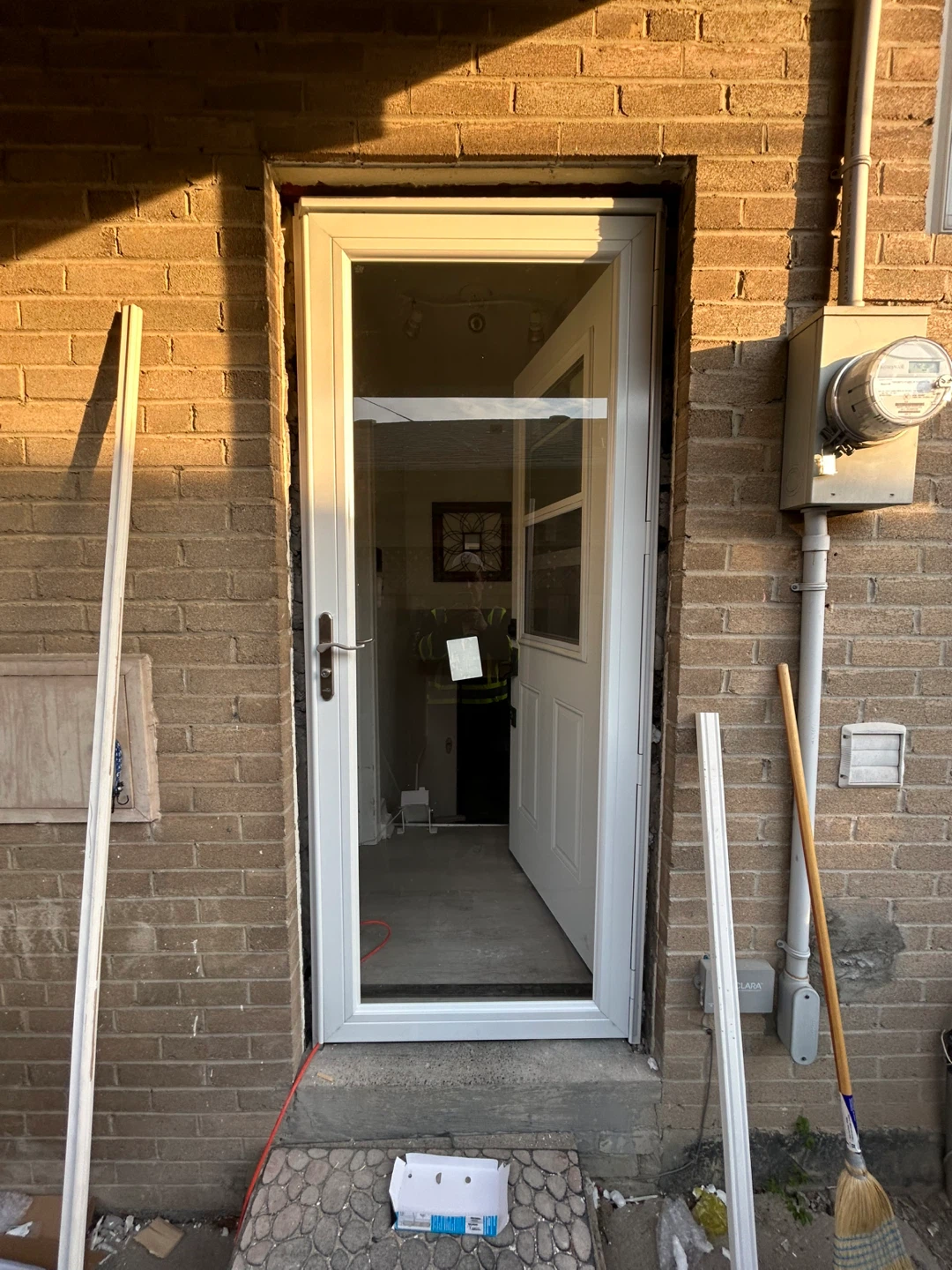 Storm door - photo 2